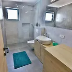 Family Friendly House With A Swimming Pool - 15909 Nyaraló *