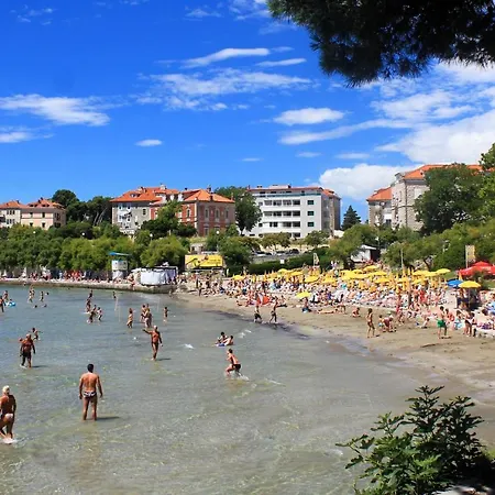 Family Friendly House With A Swimming Pool - 15909 Nyaraló Split